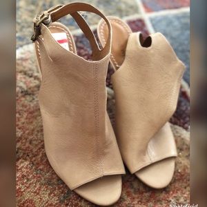 Nine West Miraculous Peep Toe Bootie - Congac